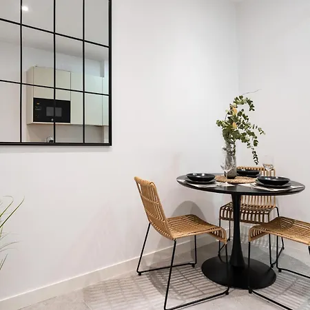Apartment B & V