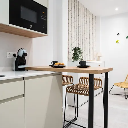 Apartment B & V
